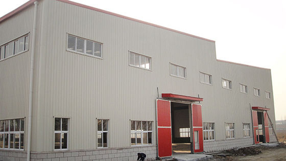 Instalação fácil Construção de estruturas de aço Edifícios de metal personalizados Pintados Galvanizados